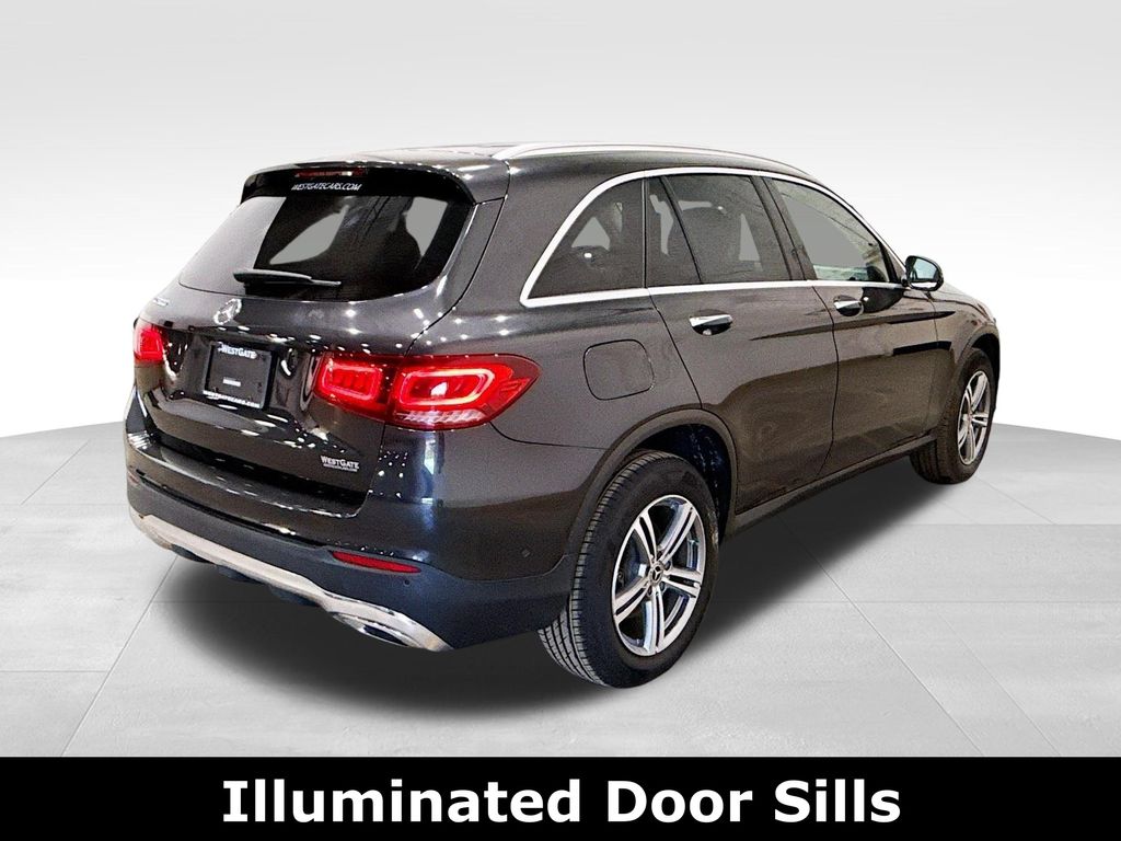 2021 Mercedes-Benz GLC 300 Image 5 of 39