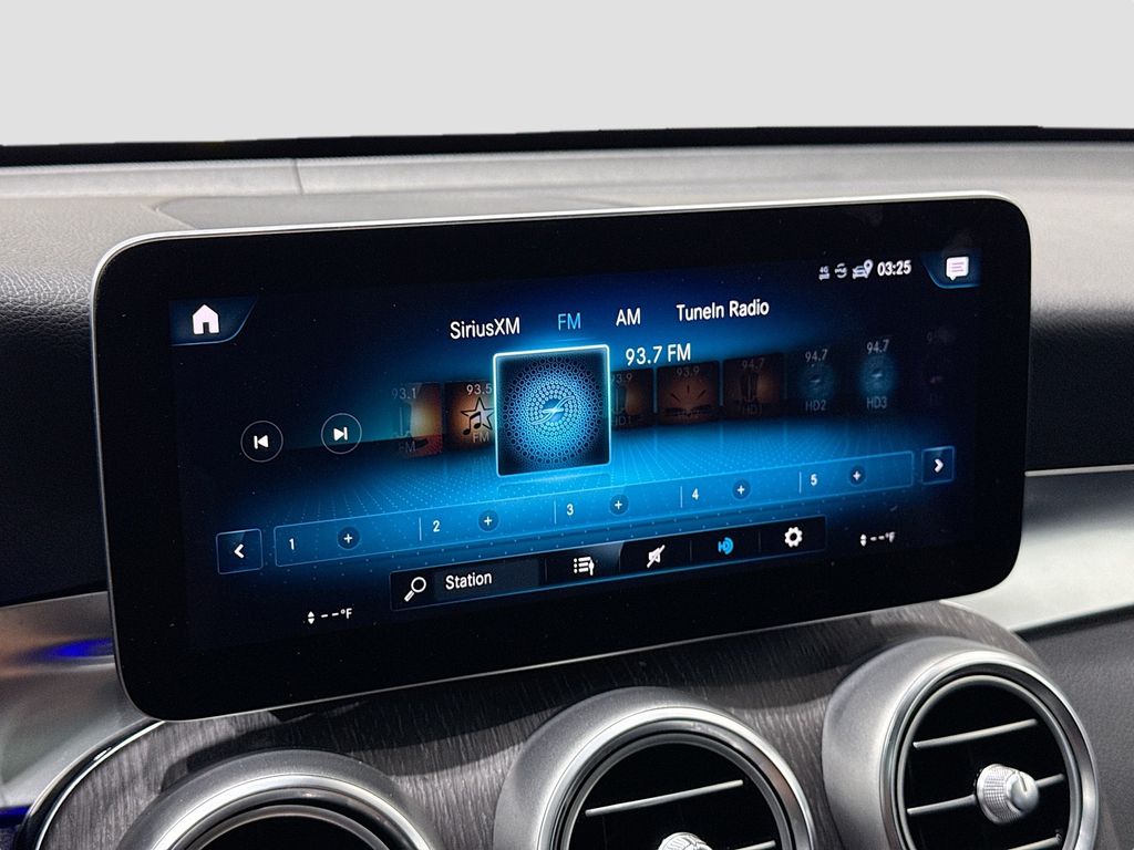 2021 Mercedes-Benz GLC 300 Image 27 of 39