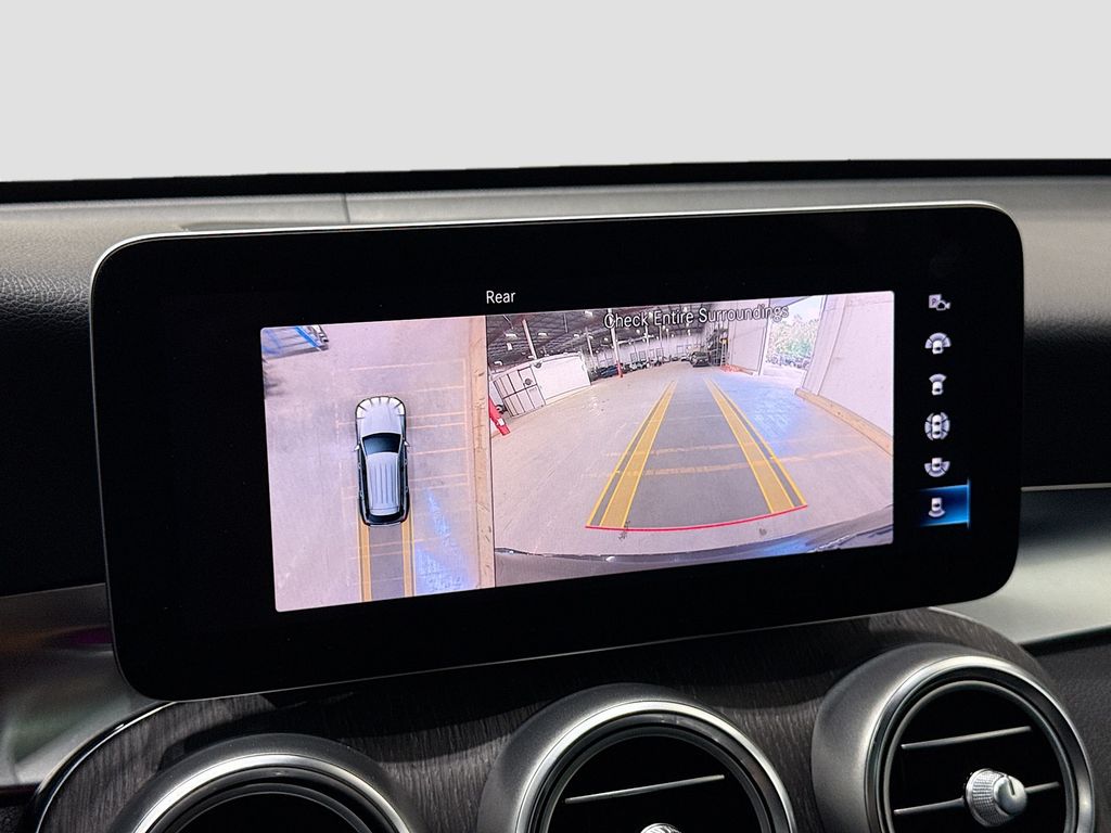 2021 Mercedes-Benz GLC 300 Image 24 of 39