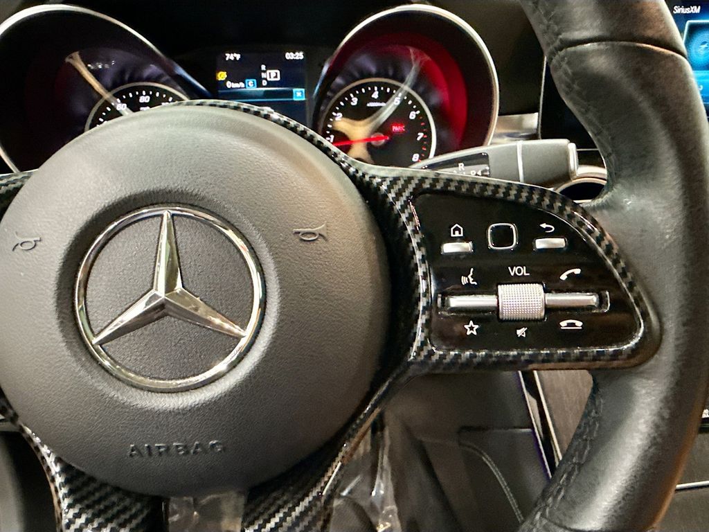 2021 Mercedes-Benz GLC 300 Image 19 of 39