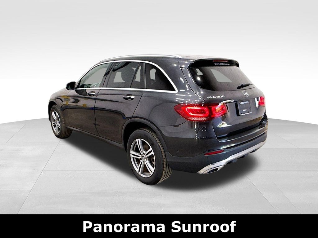 2021 Mercedes-Benz GLC 300 Image 7 of 39