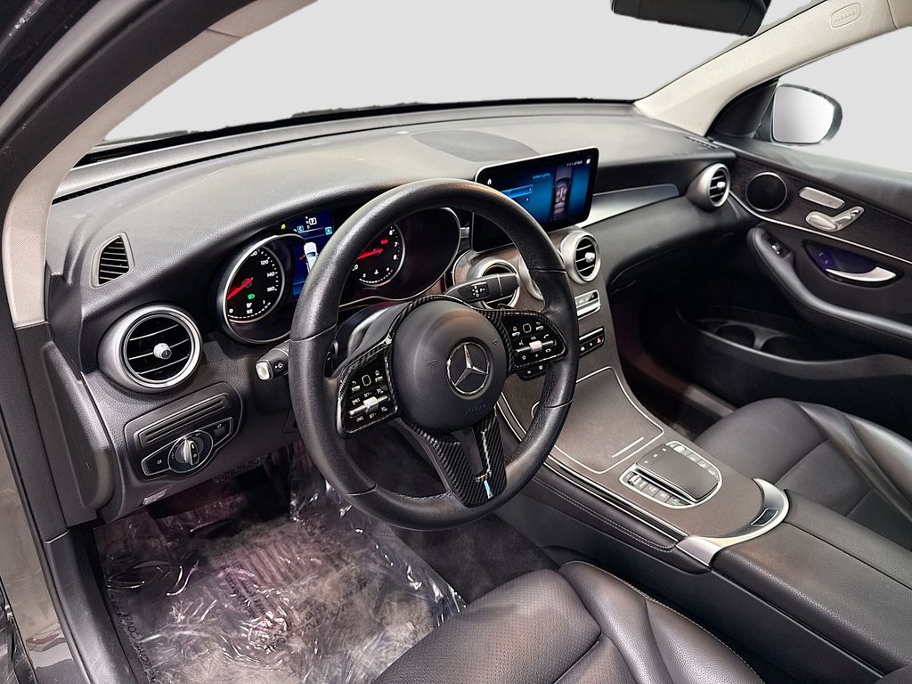 2021 Mercedes-Benz GLC 300 Image 15 of 39