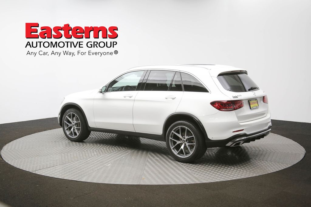 Vehicle image 33 of 63