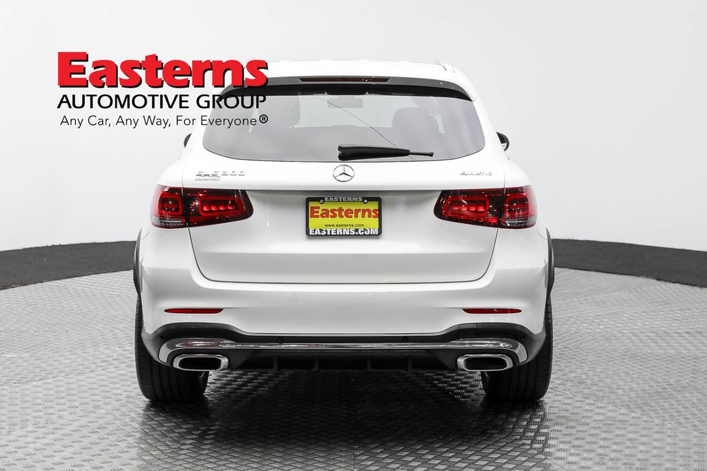 Vehicle image 28 of 63