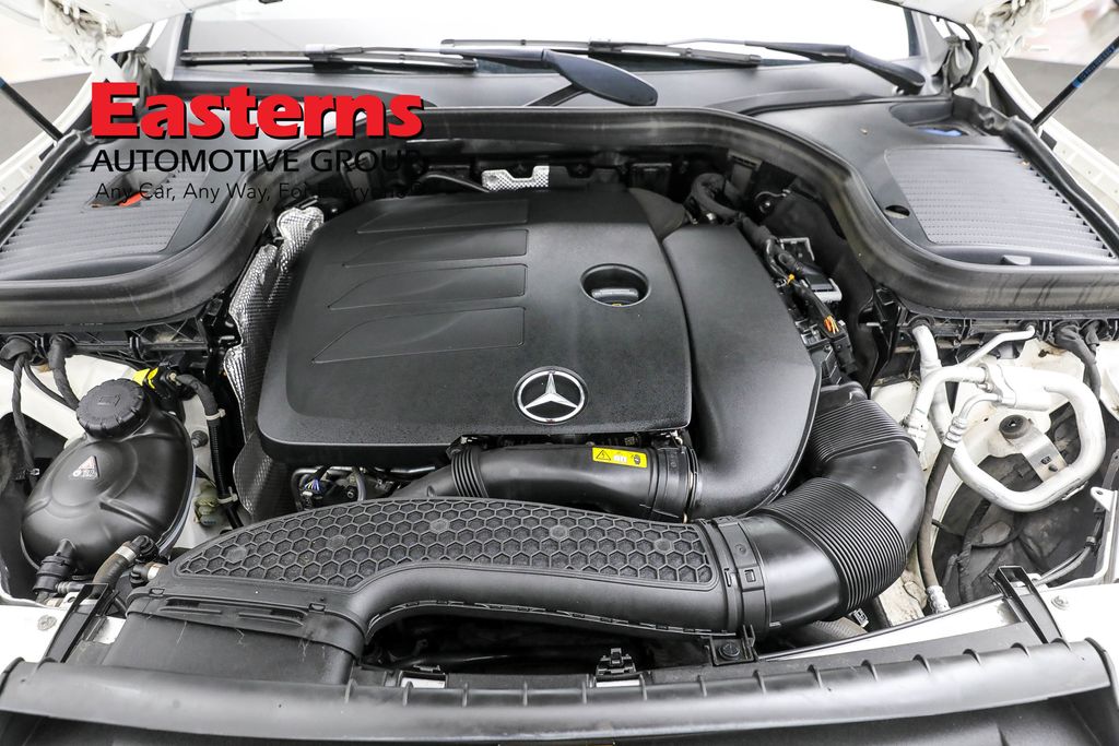Vehicle image 37 of 63