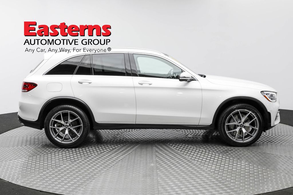Vehicle image 17 of 63