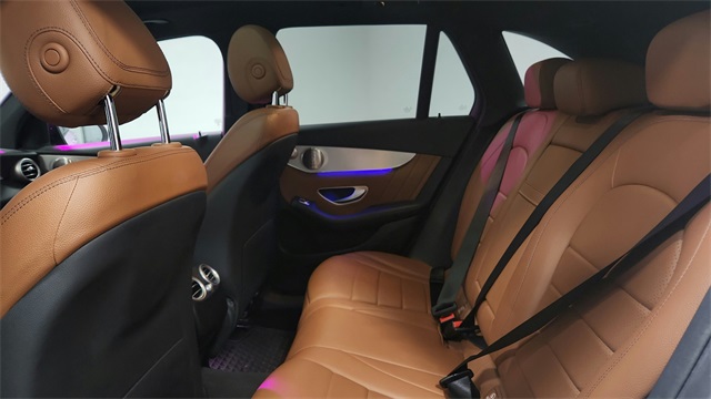 Vehicle image 21 of 27
