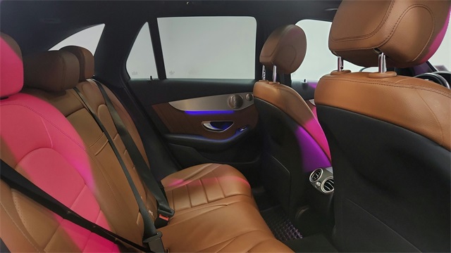 Vehicle image 23 of 27