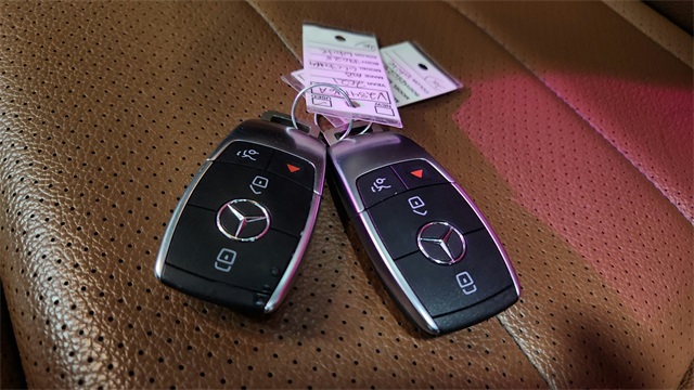 Vehicle image 16 of 27