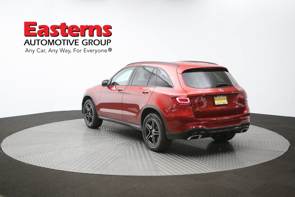 Vehicle image 33 of 63