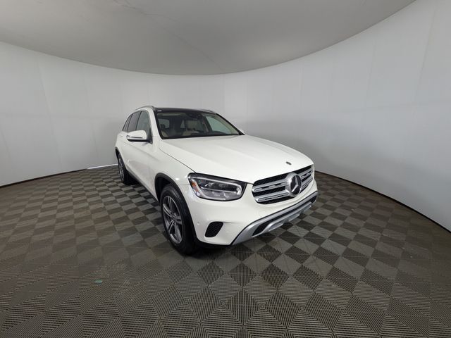2021 Mercedes-Benz GLC 300 Image 3 of 37