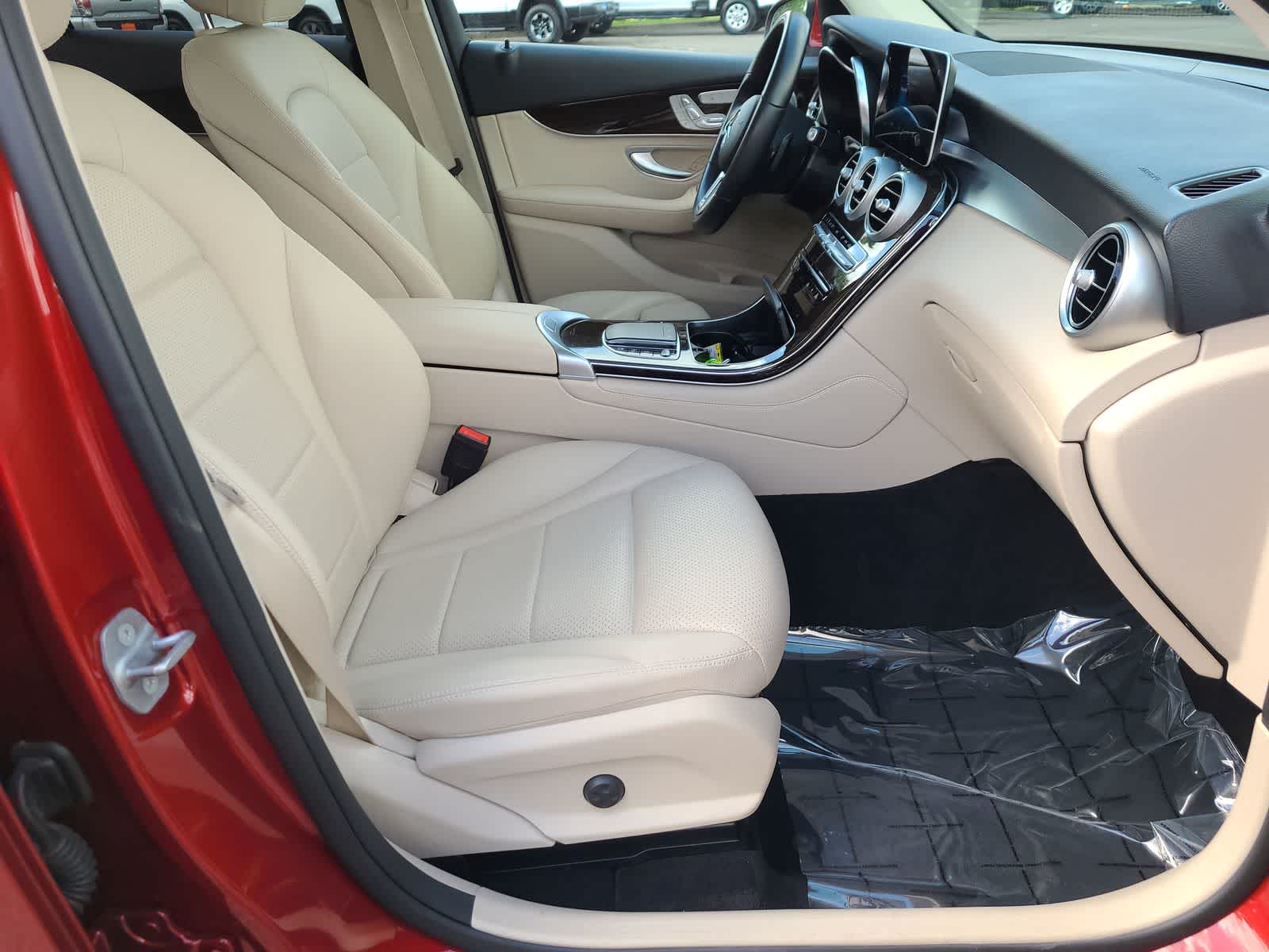 Vehicle image 22 of 29