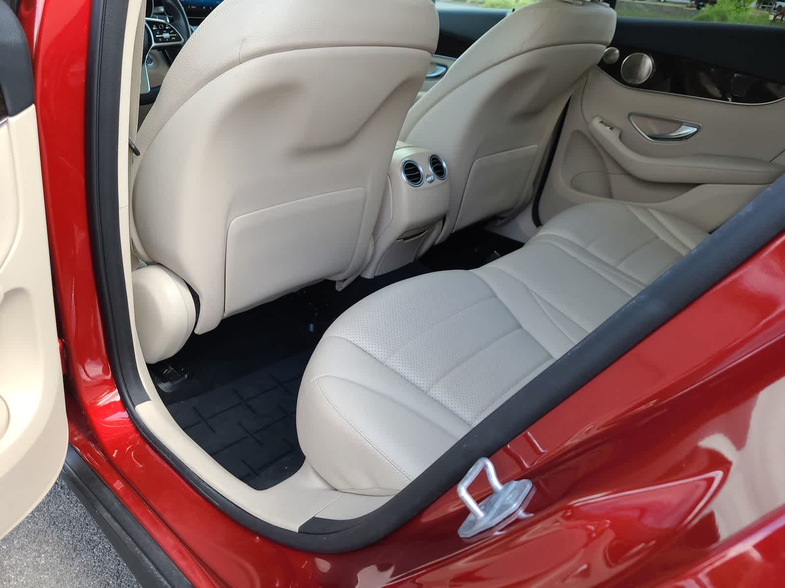 Vehicle image 20 of 29