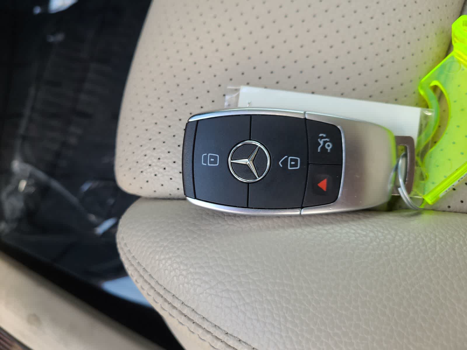 Vehicle image 28 of 29