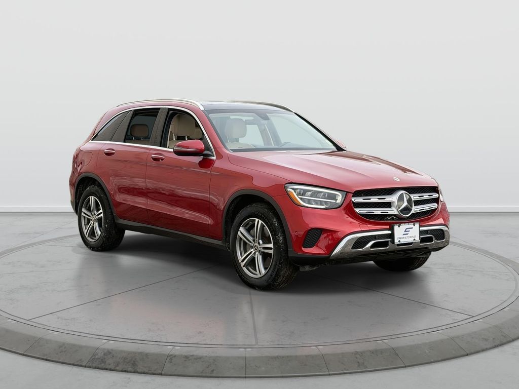2021 Mercedes-Benz GLC 300 Image 2 of 37
