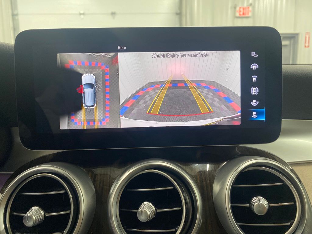 Vehicle image 15 of 21