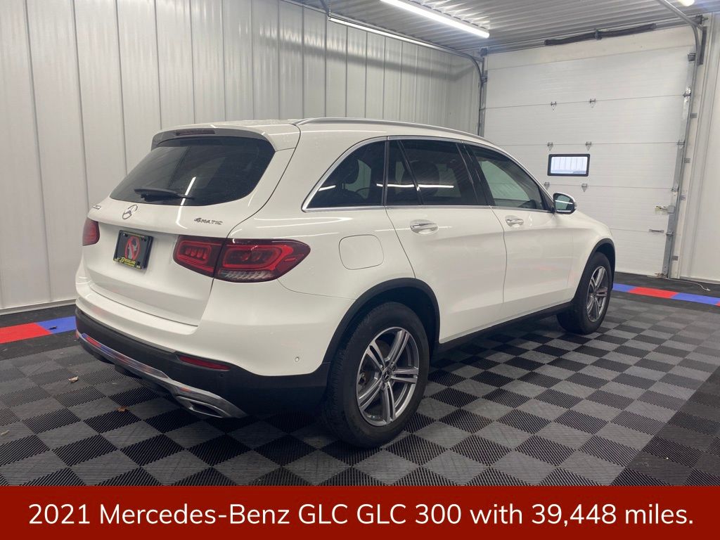 Vehicle image 4 of 21