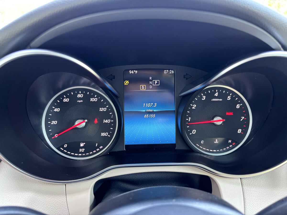 Vehicle image 23 of 26