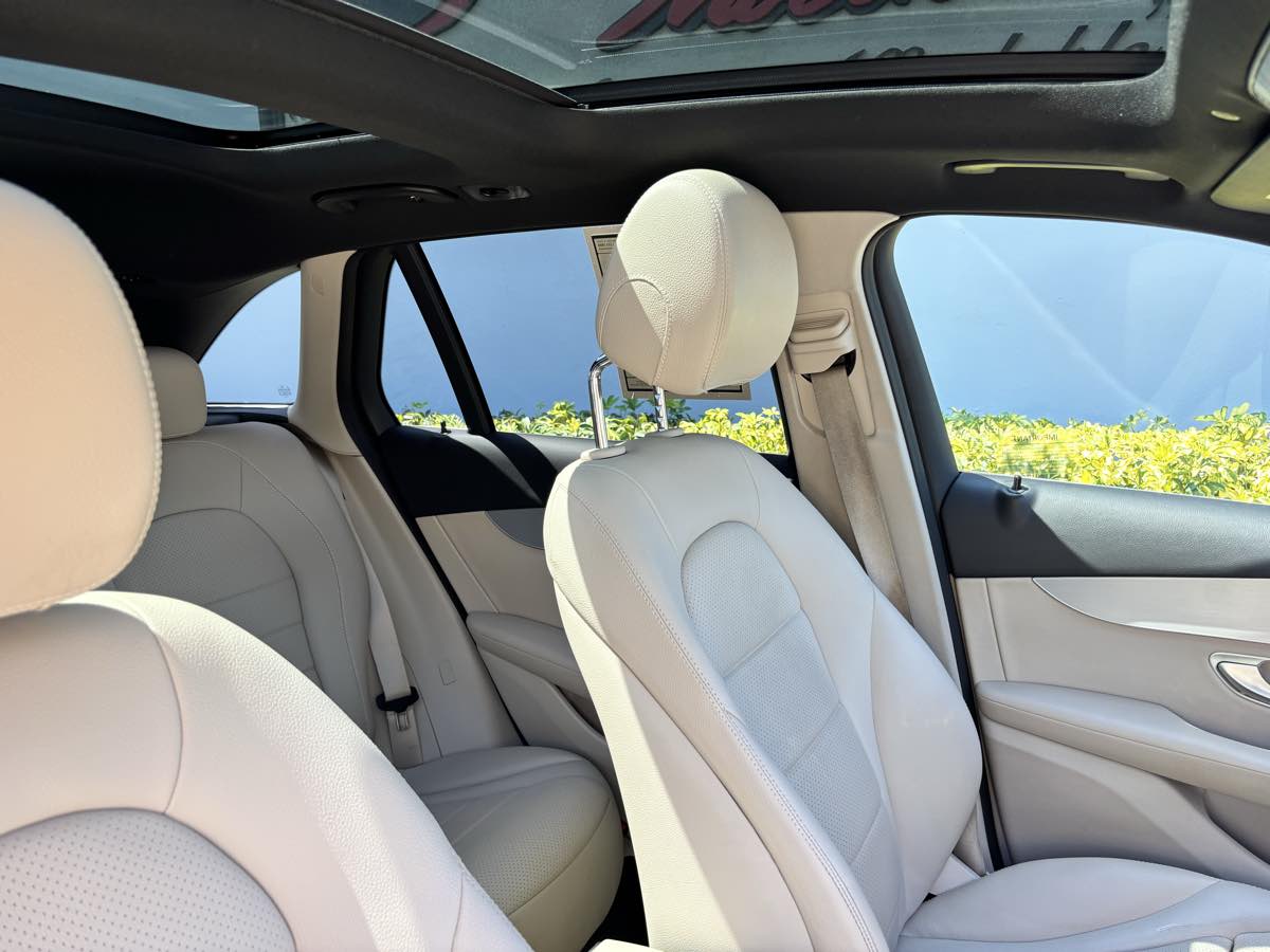 Vehicle image 12 of 26