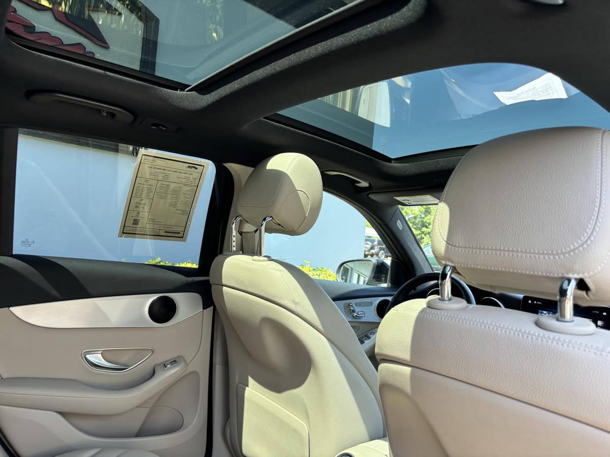 Vehicle image 16 of 26