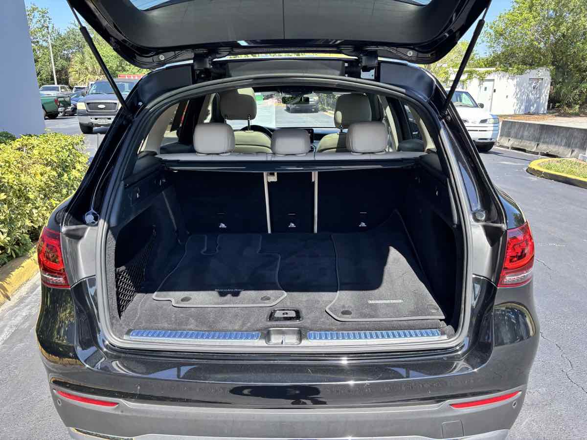 Vehicle image 19 of 26