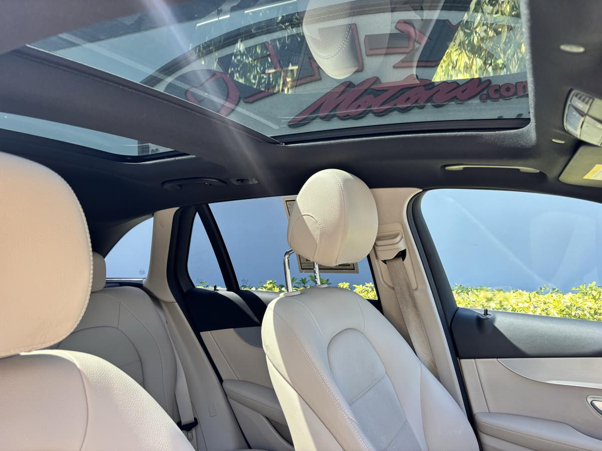 Vehicle image 11 of 26