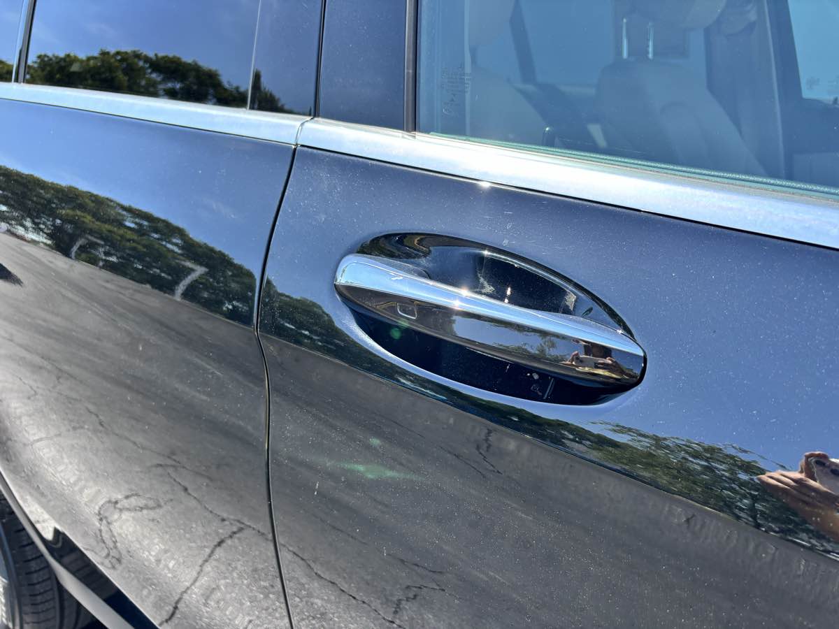 Vehicle image 4 of 26