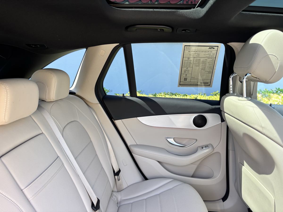 Vehicle image 13 of 26