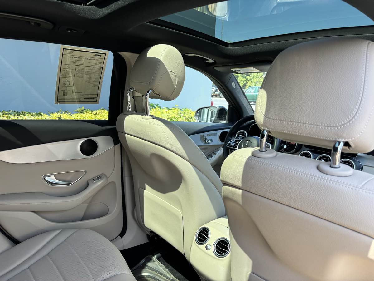 Vehicle image 17 of 26