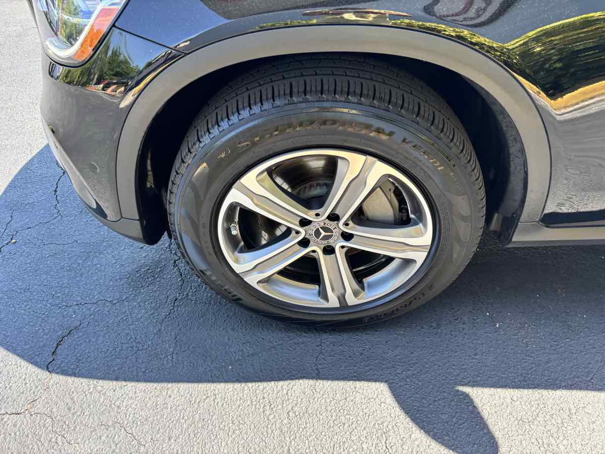 Vehicle image 22 of 26