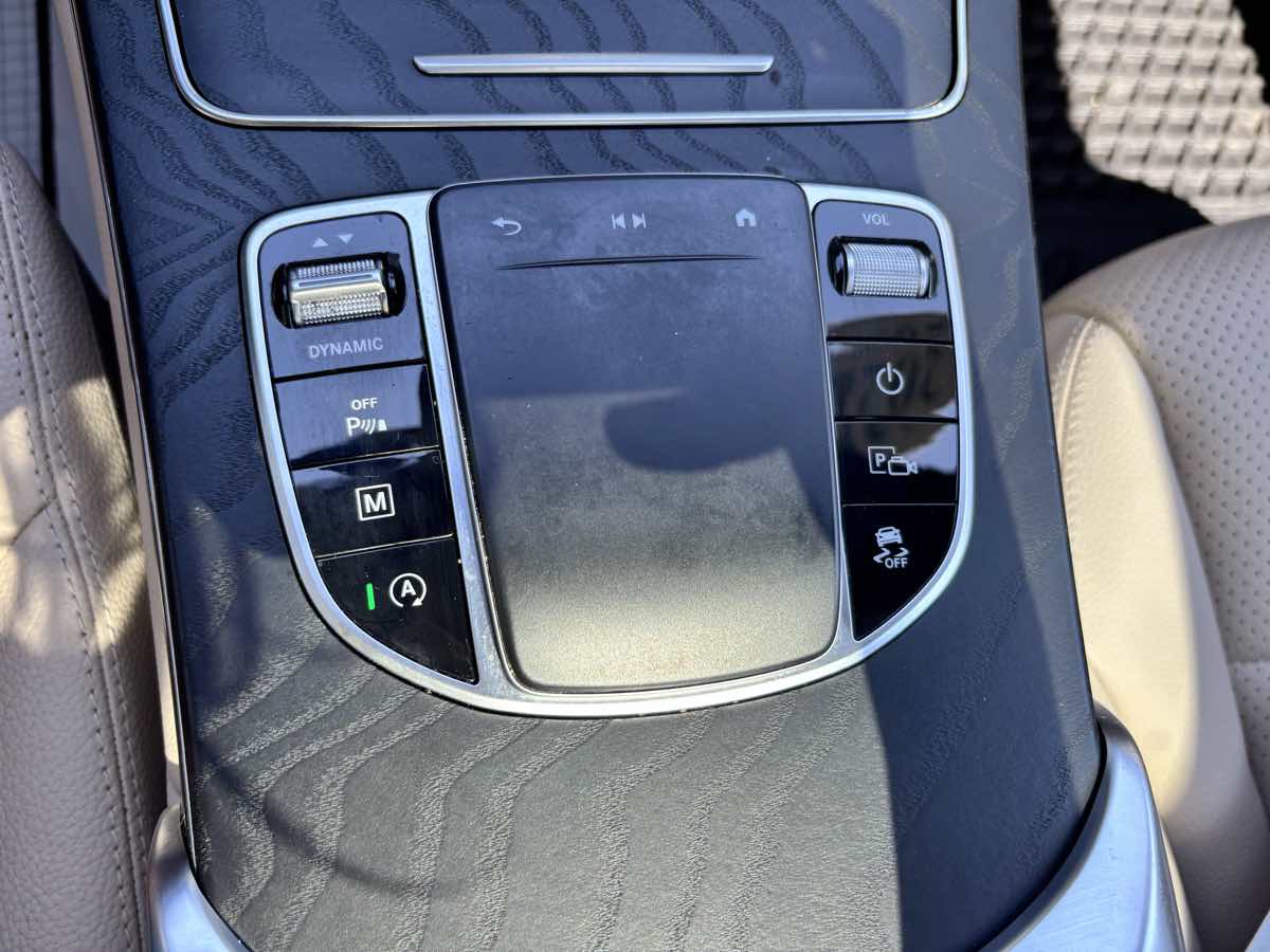 Vehicle image 24 of 26