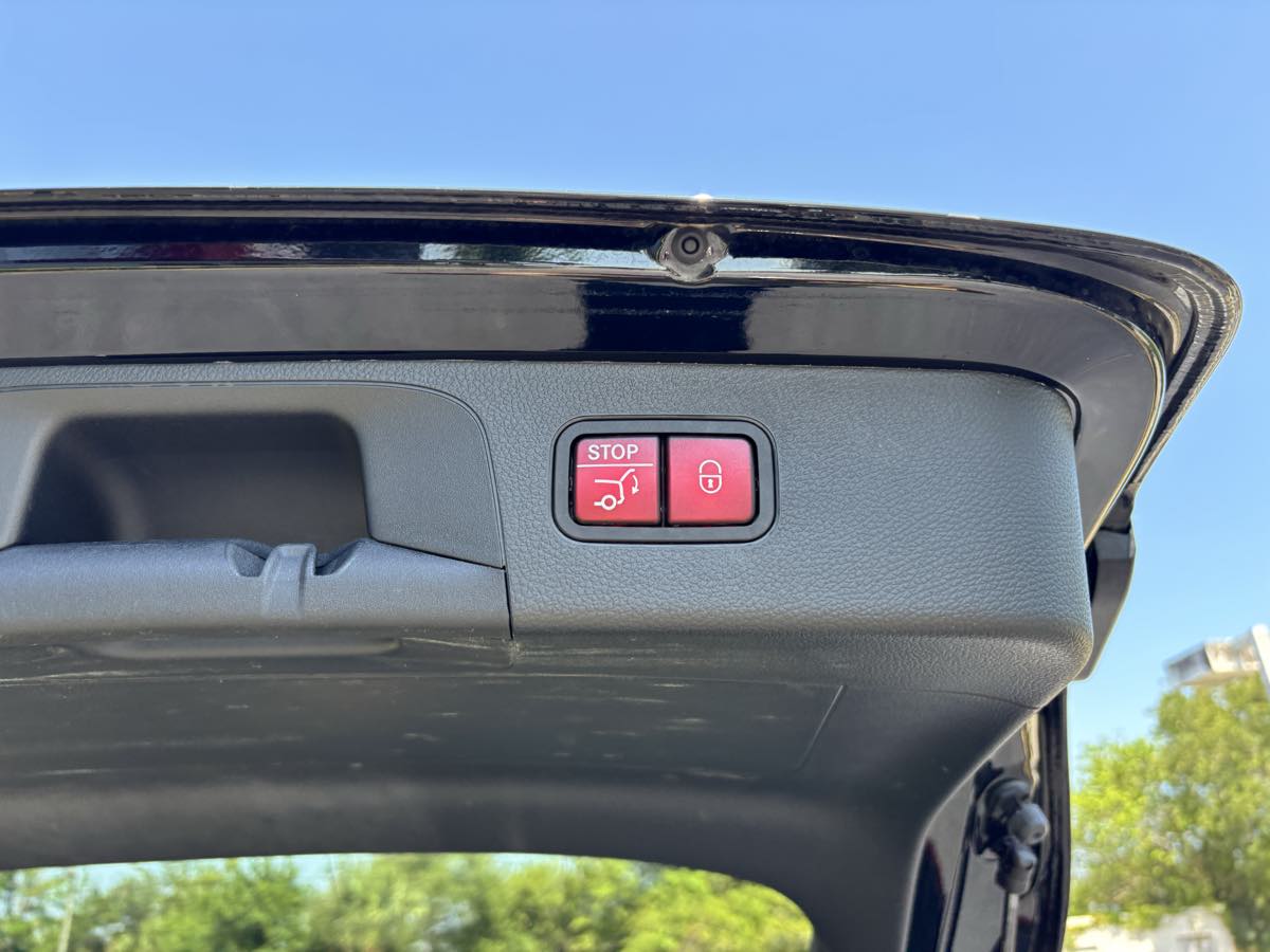Vehicle image 20 of 26