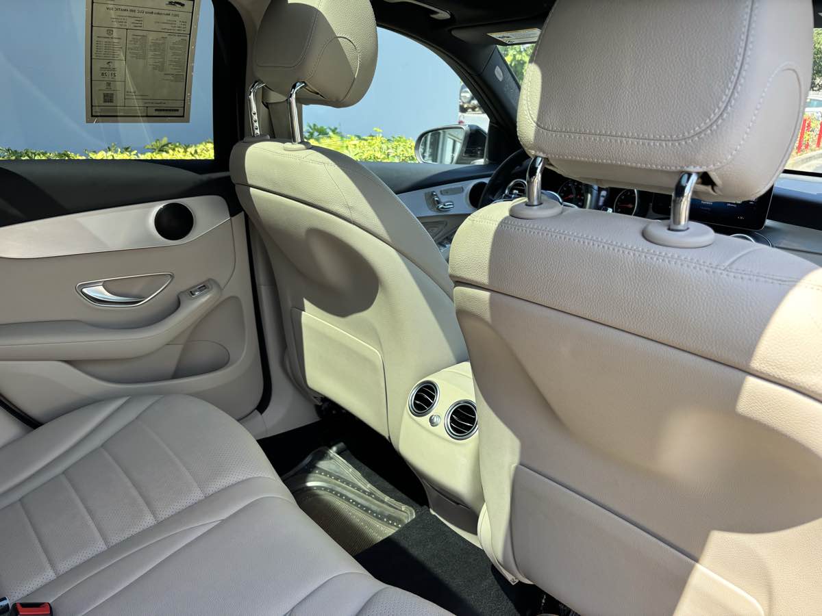 Vehicle image 15 of 26