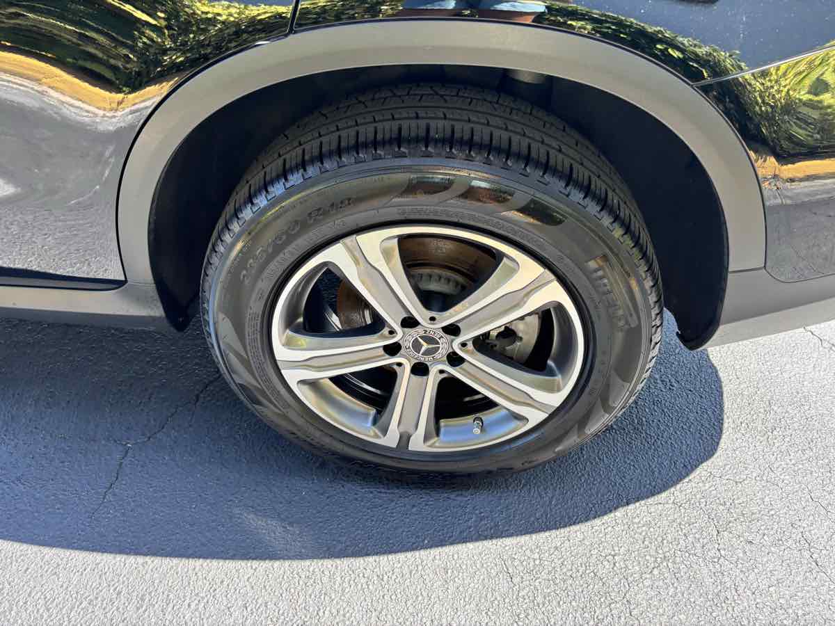 Vehicle image 7 of 26