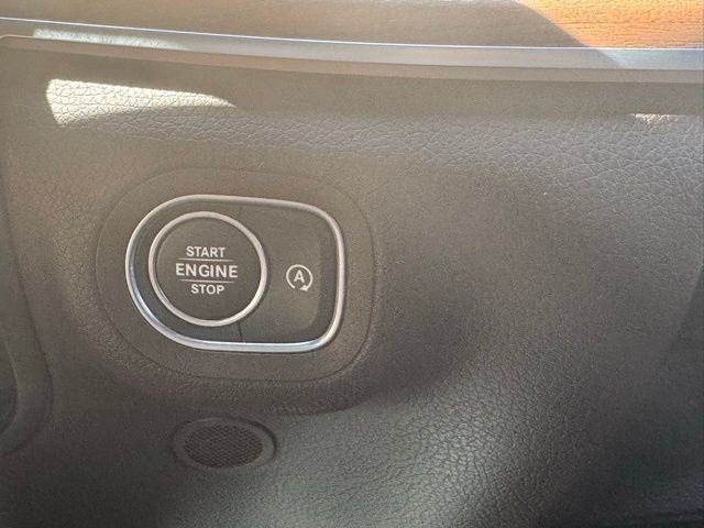 Vehicle image 28 of 34