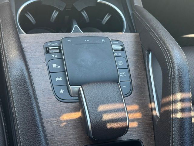 Vehicle image 26 of 34