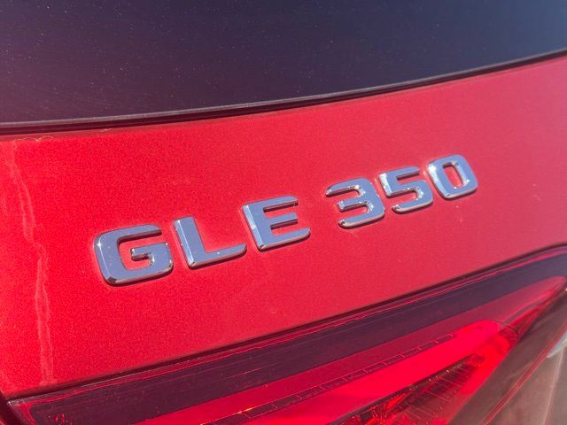 Vehicle image 21 of 34