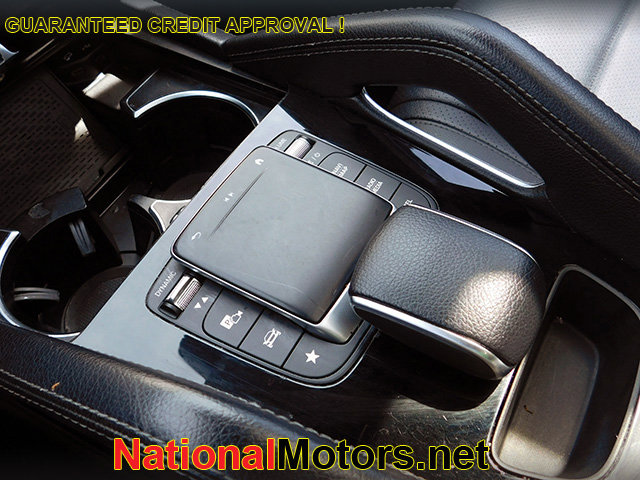 Vehicle image 17 of 22