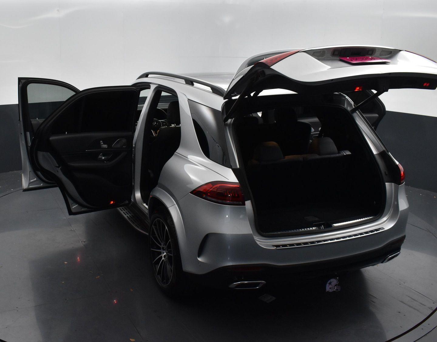 Vehicle image 19 of 28