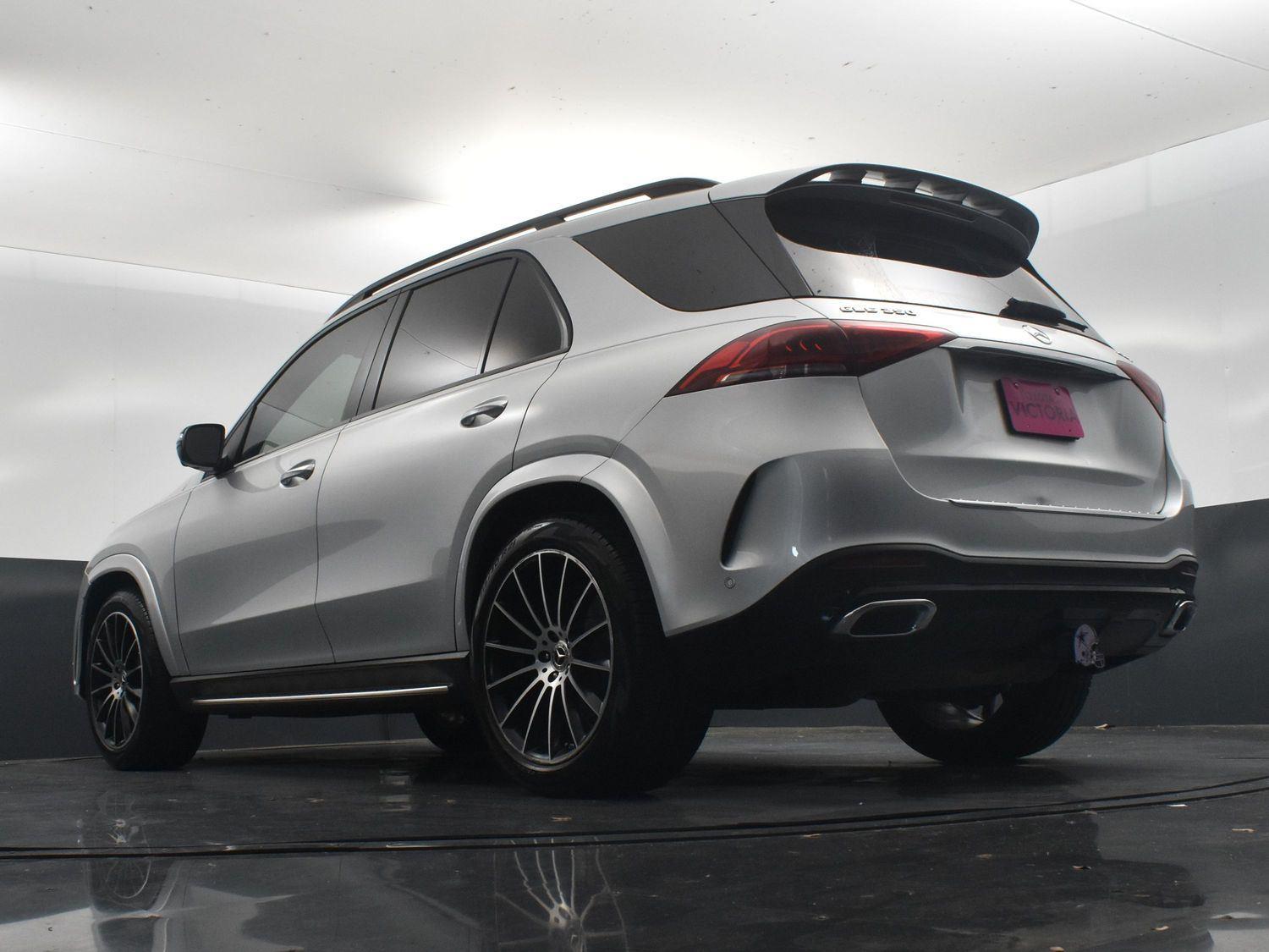 Vehicle image 14 of 28