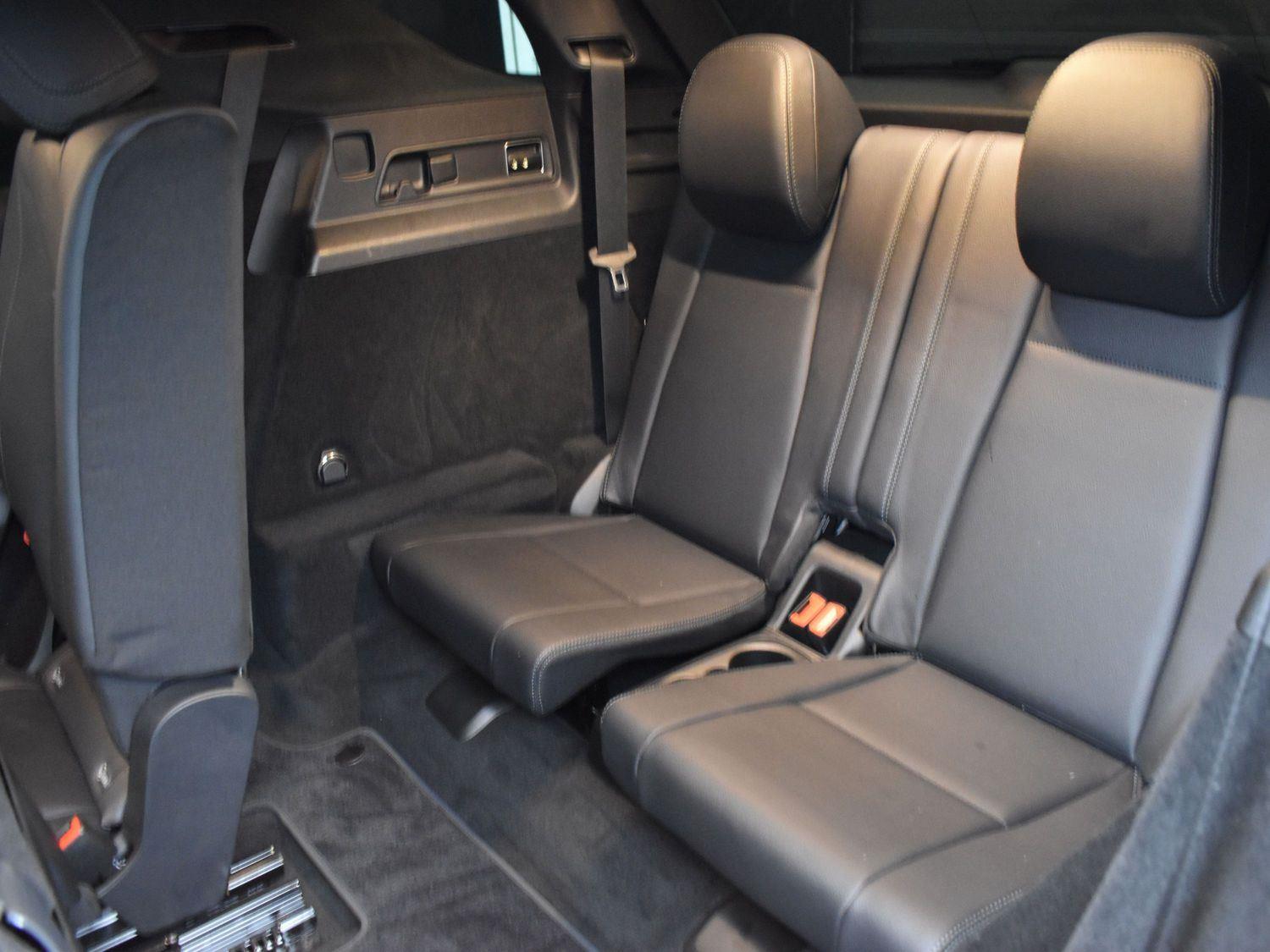 Vehicle image 18 of 28