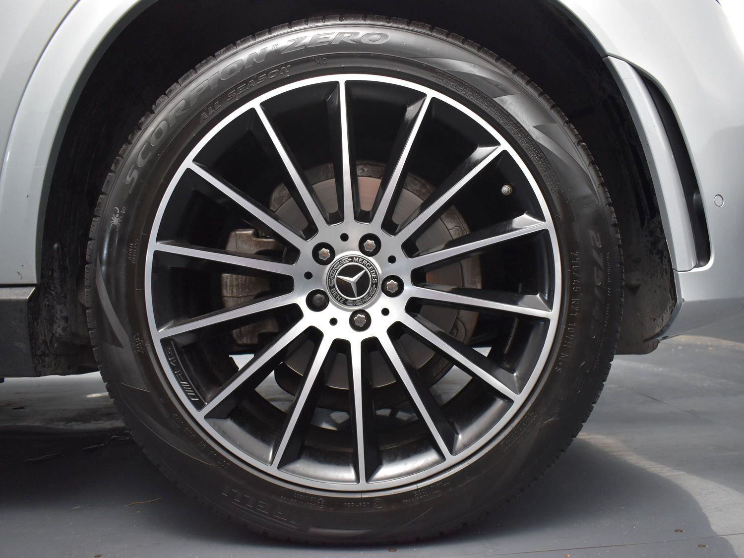Vehicle image 16 of 28