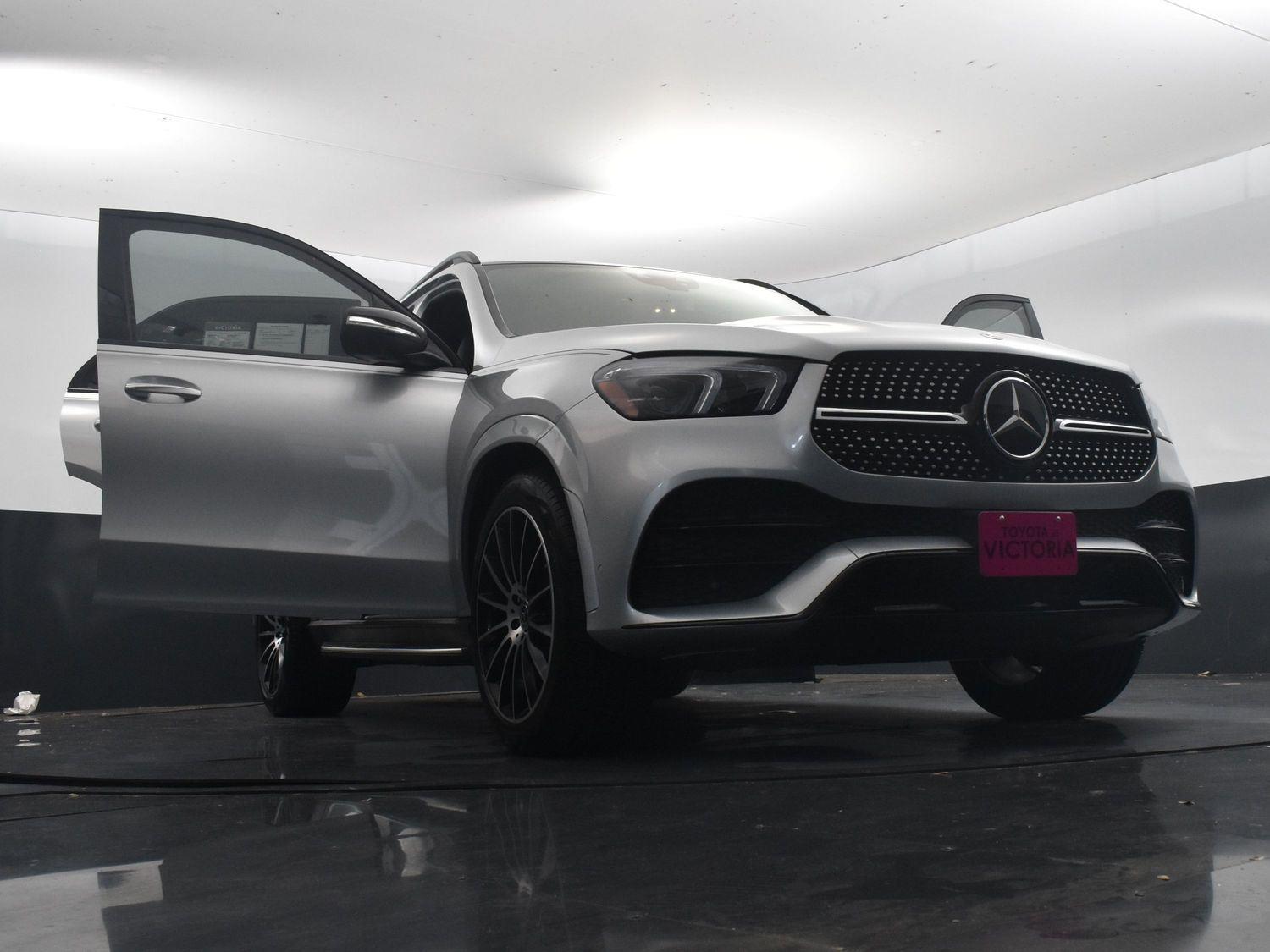 Vehicle image 10 of 28