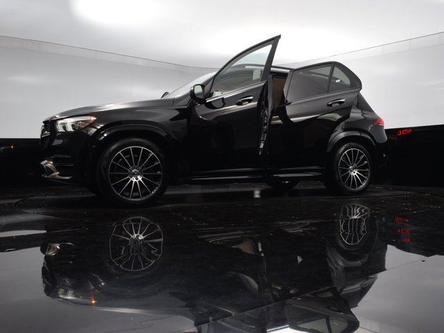 Vehicle image 3 of 41