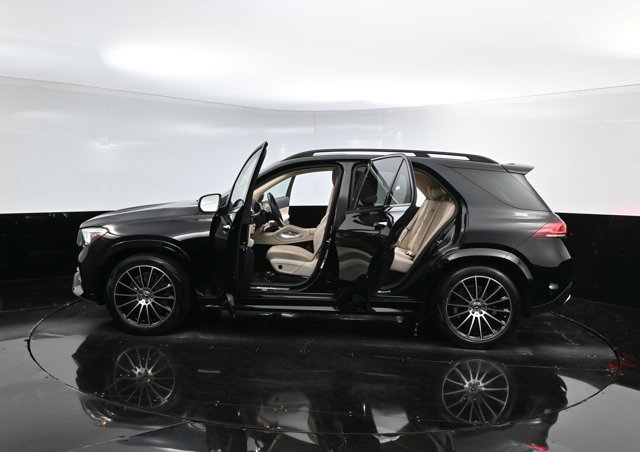 Vehicle image 29 of 41