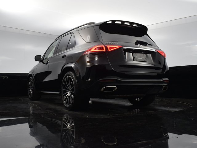 Vehicle image 24 of 41