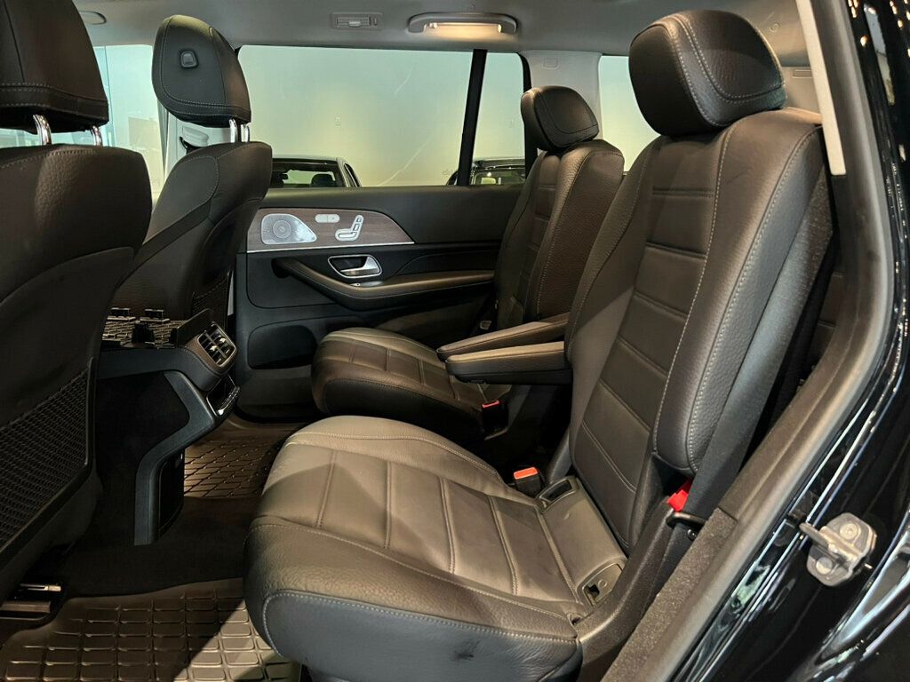 Vehicle image 25 of 36