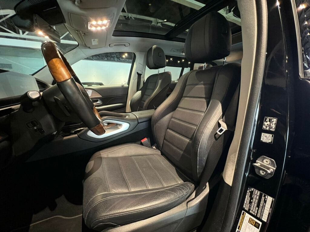 Vehicle image 17 of 36