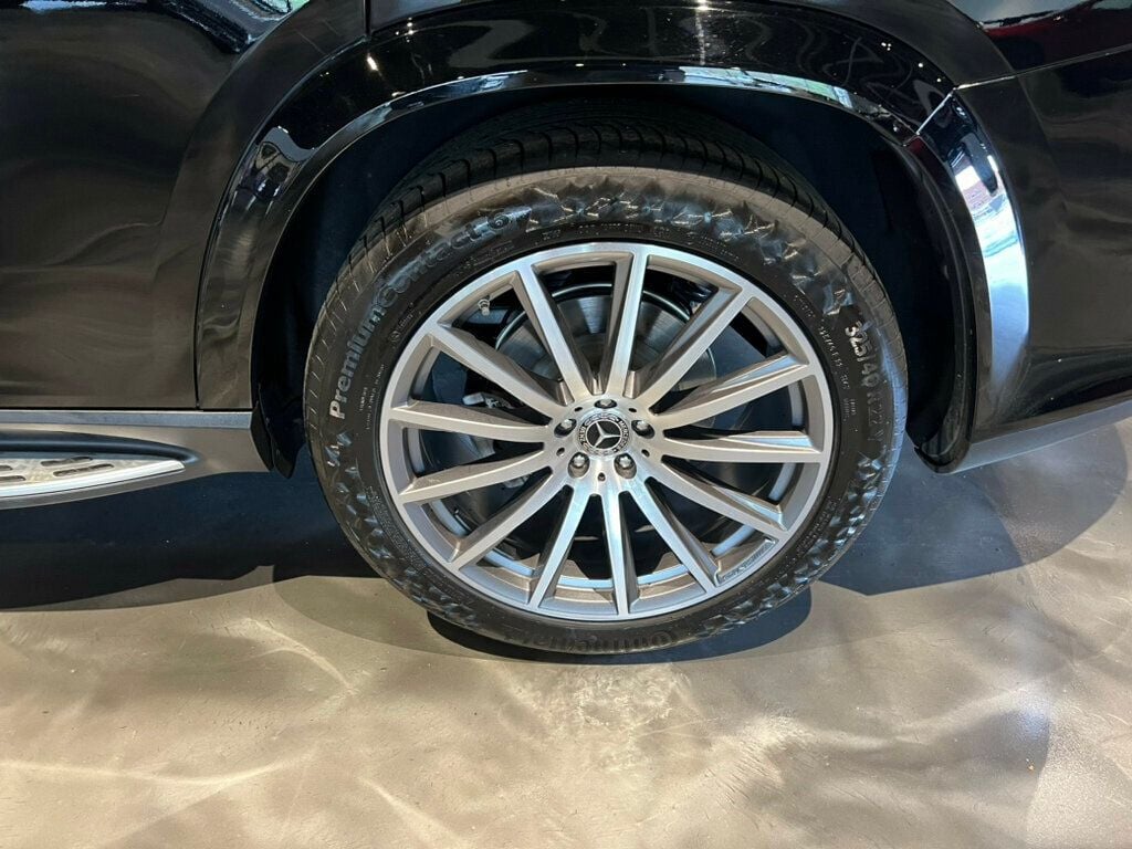Vehicle image 11 of 36