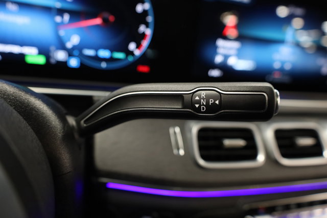 Vehicle image 22 of 42